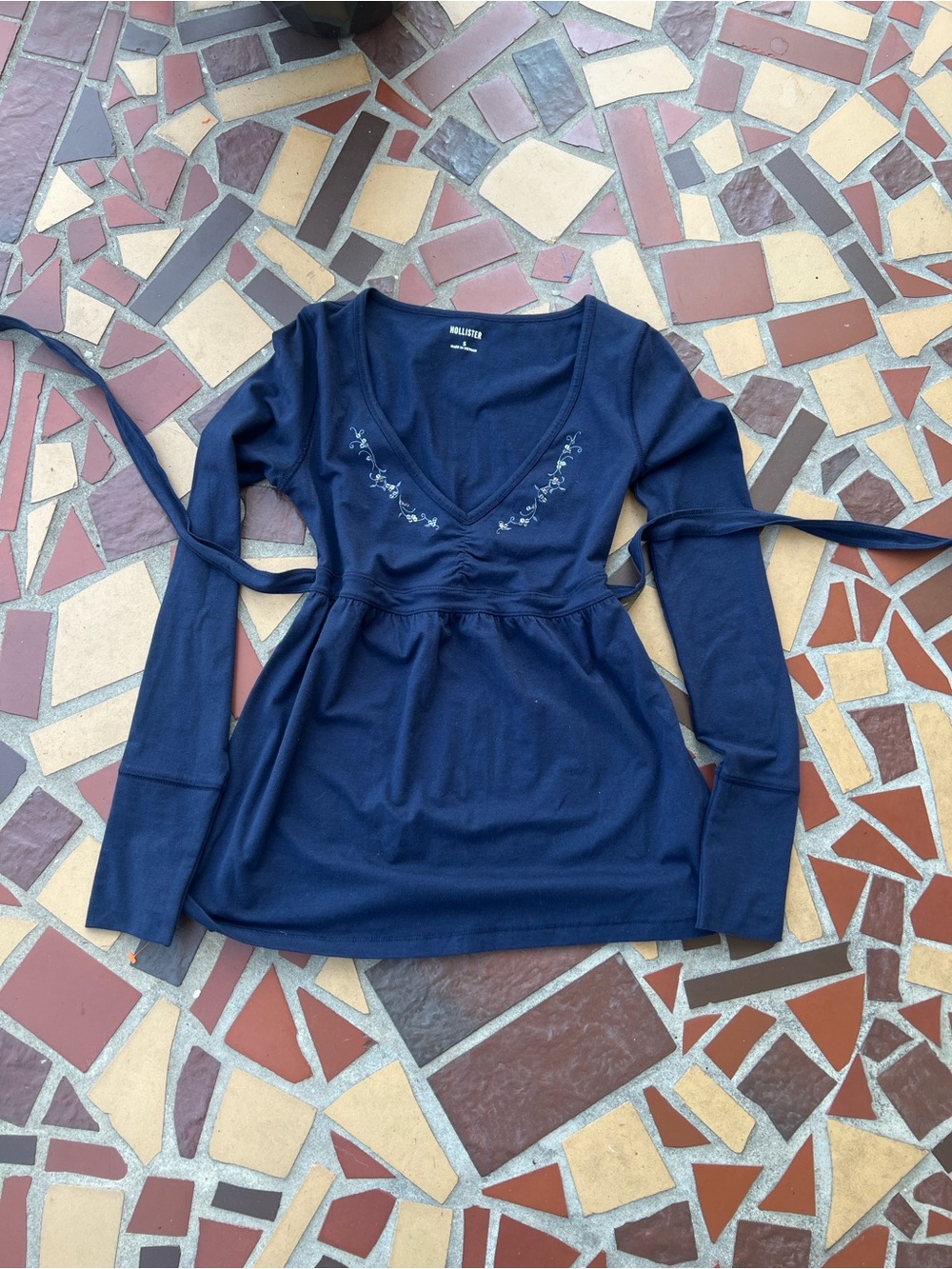 Y2K Style Hollister Navy V-Neck Long Sleeve Babydoll Top with Embroidery